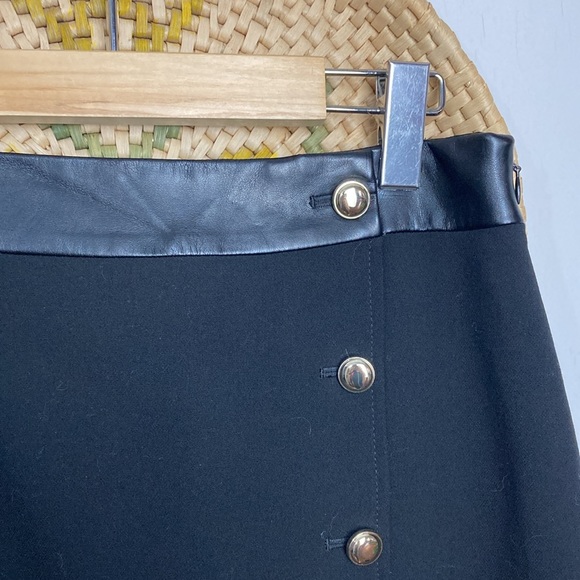 White House Black. Sz:6 Black Skirt Gold Buttons - Picture 4 of 7